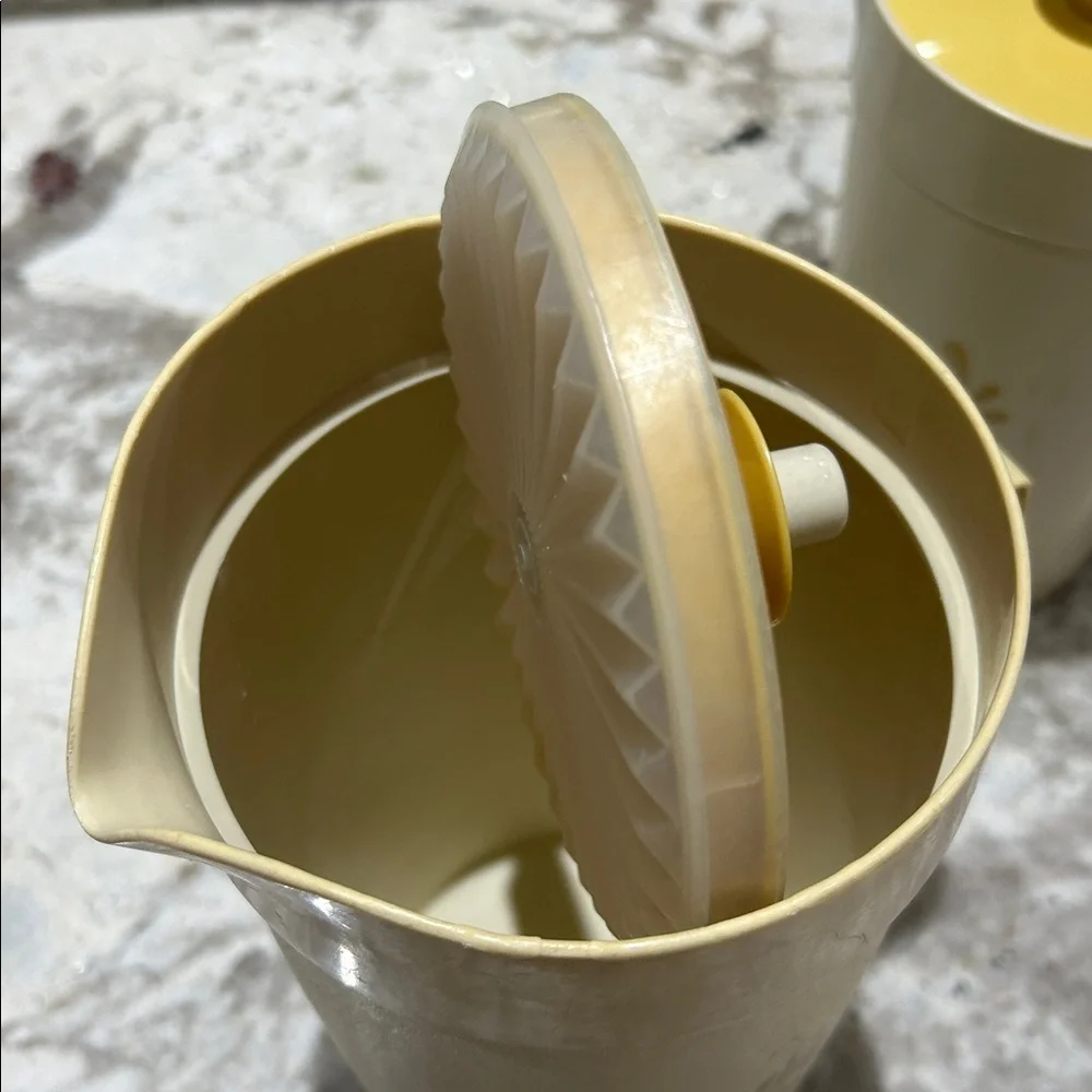 Tupperware set vintage